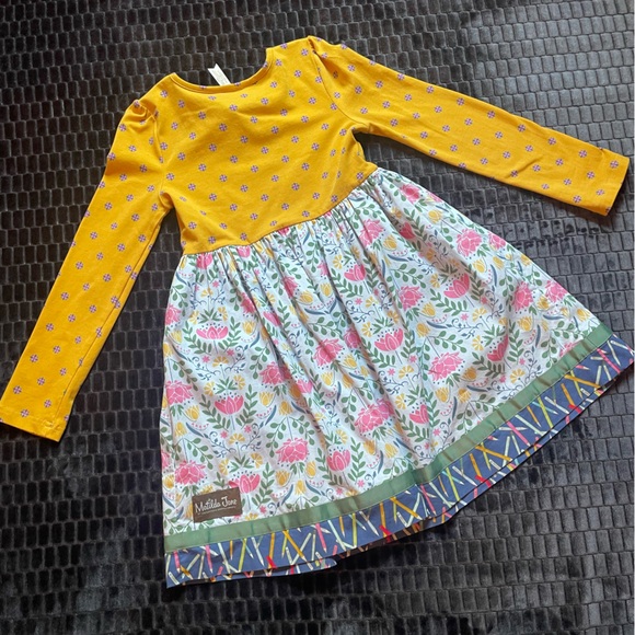 Matilda Jane Gold Star Long-Sleeved Dress.  Excellent condition.  Size 8. - Picture 3 of 8